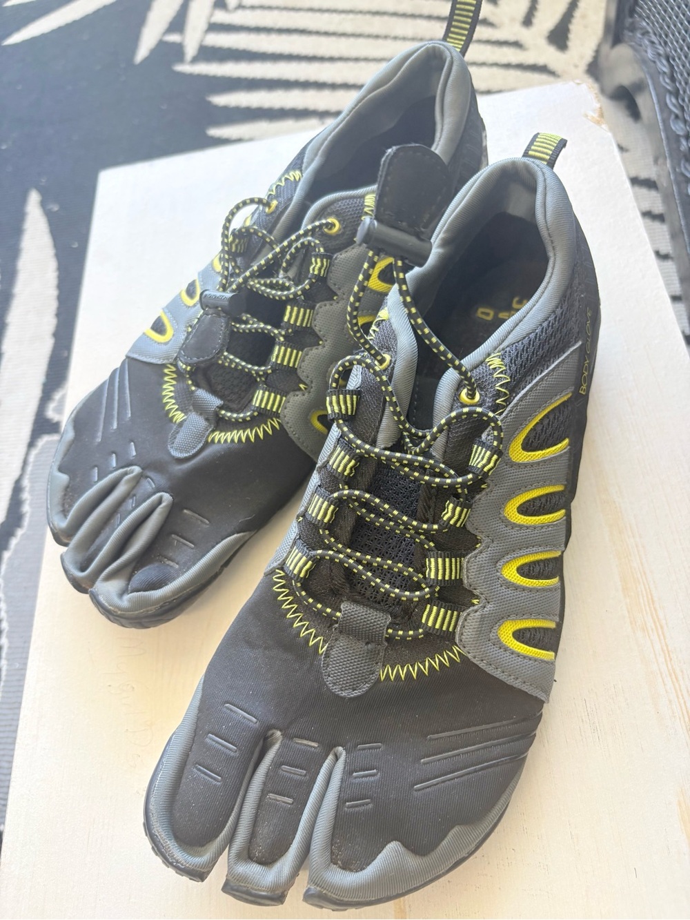 Body Glove Men’s Black and Yellow FiveFingers Minimalist Lace-Up Shoes